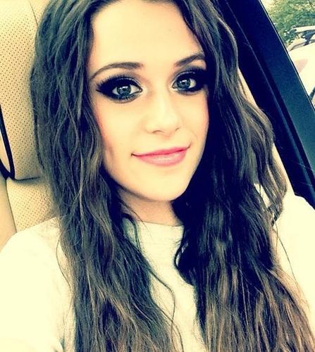 Hey! Im caitlin beadles! I love all my fans! ♥ i made this back-up to get to talk to u guys more... If u follow me thank u ♥(ask for my kik! ;3 )