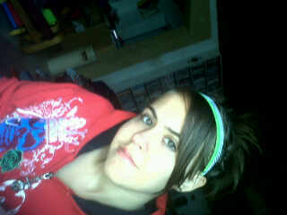 Studing drawings, machanics &business, lve 2watch dexter everyday or any crime, investigation series, lve any music, brown eyes, short, long brown hair, active