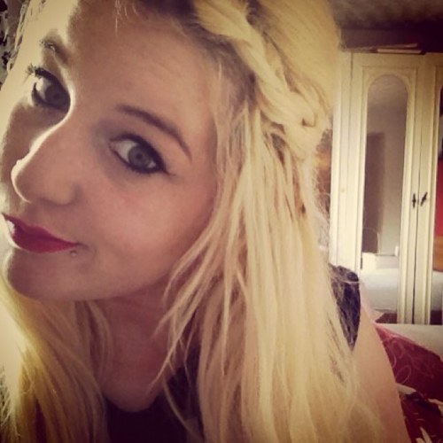 Vicky_Oakley's profile picture. Don't like me? Don't be nice to my face then bitch!