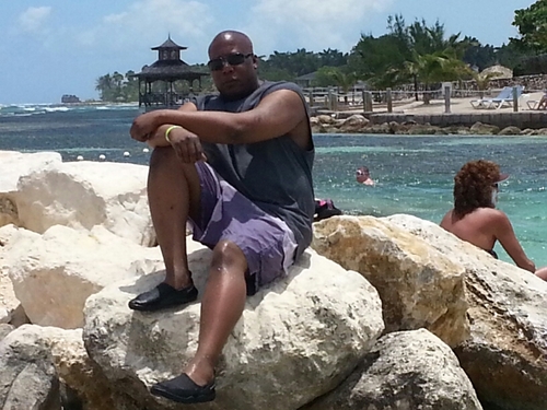 from new jersey now chilin n bmore, md.
i love to travel around the world