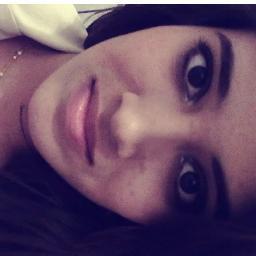 Eu poderia ser extremamente eu mesma, mas lembrei que sempre terá um pra jugar. Então decidi me vestir com mascaras...
