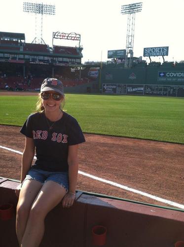 lasershowtho's profile picture. unnecessary and obnoxious baseball commentary