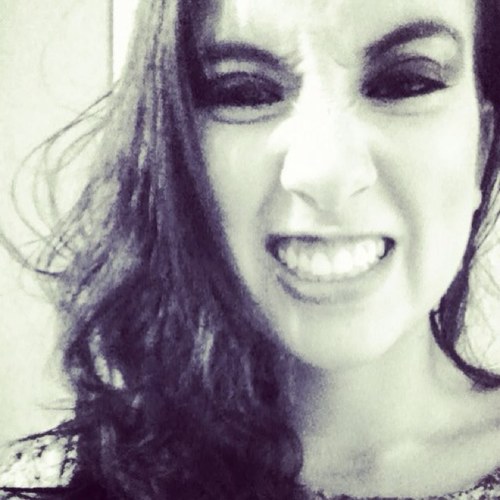 Estudiante de produccion escenica y visual 
Docente y bailarina de ballet, flamenco y jazz 
Artista