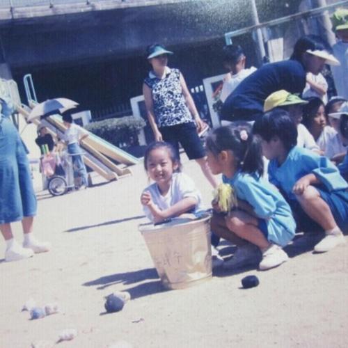 valuable_m's profile picture. 사람들과의 관계 속에서 힘을 얻는 사람. 생각을 글로 적어두는 것을 좋아함. 잘 웃는 사람. 책 속에 길이 있다는 믿음. 명상. 독서. 재능기부