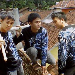 Aku akan menjadi kuat dengan caraku sendiri bukan dari orang lain dan Memaafkan adalah kunci untuk memutuskan Rantai kebencian

FOLLOW ME