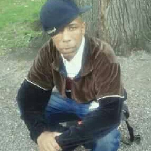 Str8 out dem ghettoz of i bring strictly street tales from da nitty gritty...Holla so I could splash diz Vampire status on dat ass!!!!