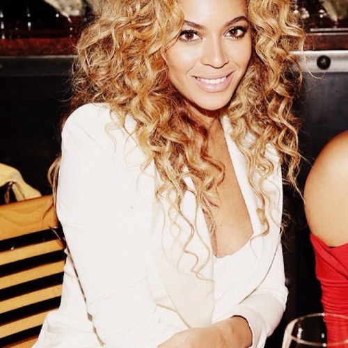 TWITTER FOR REAL BEYONCÉ FANS ~ Beyoncé forever, we love her ❤ #Beyoncé