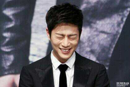 Ballerino(w.양요조) 윤두준 (18)입니다./팬애칭:바리레떼/싱크상 친절,다정,수줍 친하면 장난끼 많음/2013.04.18~/0호팬- 공주님