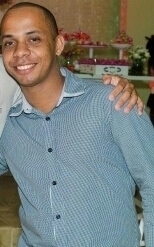 Sou um Jovem de Deus, gosto de futebol... Sou Fluzão de coração!! Amo tocar violão!