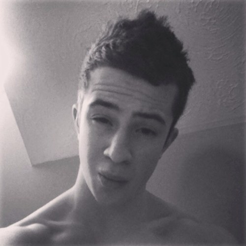 johnapple852's profile picture. :) :) :) (: (: (: