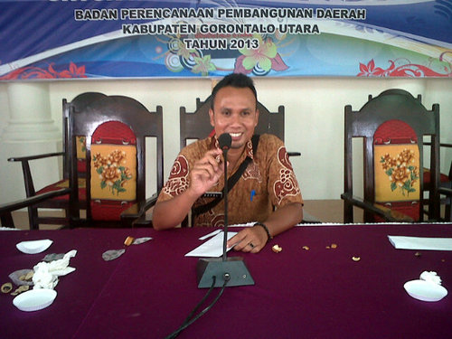 Bertahan dengan senyuman
