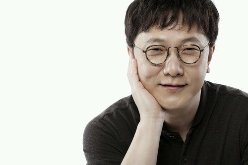 Plastic Surgeon in Korea, specialize aesthetic facial bone contouring surgery
와인보다는소맥을/차타는것보다는걷는것을/파스타보다는순대,떡뽂이를좋아함
J.S.Bach,E.M.Remarque,Africa,Winter