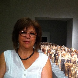 elepapadopoulou's profile picture. 'τα εμά πάντα μετ΄εμού φέρω'  
=   for I carry all my belongings with me 
...Bias of Priene 6th century BC