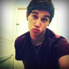 lukesmith53 - my kik 
im a boy janoskianator ;]