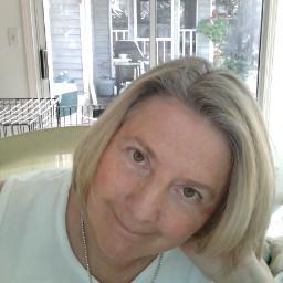 Technology chick, loving wife and devoted dog Mom. Optimist.