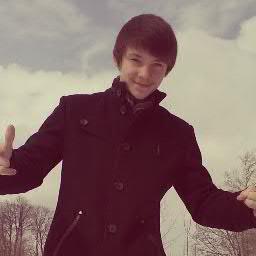 leschiki's profile picture. 