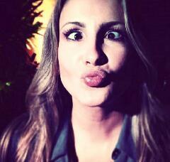Perfil criado Pensando em @ClaudiaLeitte e em todos os Bolhas da maior cantora do mundo...  Criado em : 02/06/2011