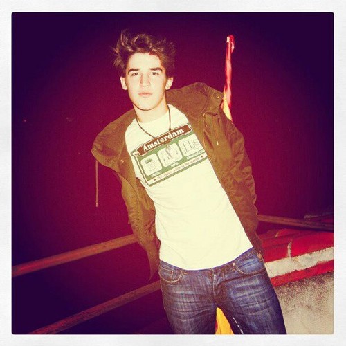 LuisMorHerrarte's profile picture. It's good to be the king. Salamanca del 95.