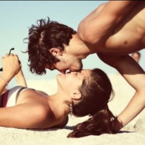 Just a girlfiend tweeting about her amazing perfect boyfriend!