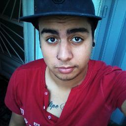 '' A vida me ensinou a nunca desistir nem ganhar nem perder mais procurar evoluir''.. ♫