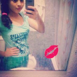 Directioner girl❤
 Belieber girl♡