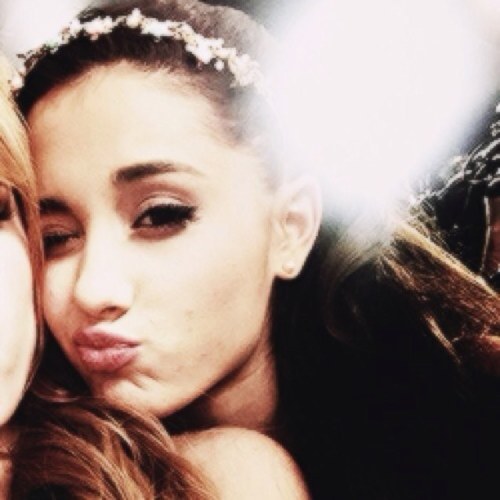 ♡ i love you to the moon and back ♡ @arianagrande ♡ 26/06 ♡