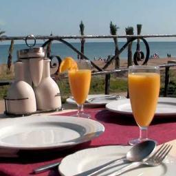 HotelOasisDenia's profile picture. El Hotel está situado en la playa principal de Denia, a sólo 5 minutos del centro histórico y puerto.También en: https://t.co/vaE6tXmJtq #denia #hotel #hoteles