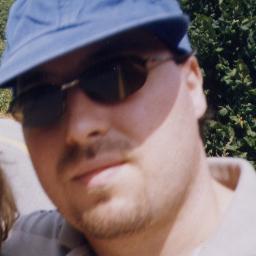 41 anni, designer