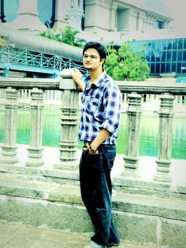 A focused young graduate in Aerospace Engineering, a tech junkie, loves Hollywood sci-fi action flicks and believes in the fact Attitude determines Altitude.
