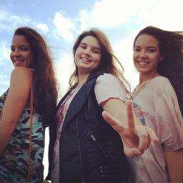 OficialBStatus's profile picture. Tres Garotas, e um sonho em comum.
@StephaniieR_ @Jessica_Mourao @SafireRibeiro