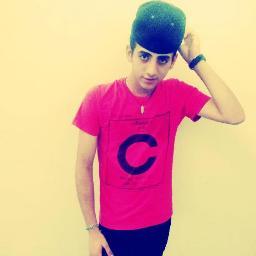 Soy un chico sencillo,tratable,que trata de forma amorosa a una chica,que se lleva bien con la mayoria de personas tratables con la que se pueda entender todo♥.