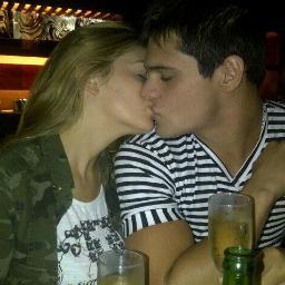Amo la pareja de @ViqiIrouleguy y @lucasvelasco2 
[El amor es más fuerte]