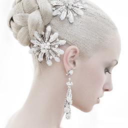 _Alalba's profile picture. Twitter oficial de _alalba Complementos Novia, Fiesta y Flamenca. Director: @AlvaroMontero_