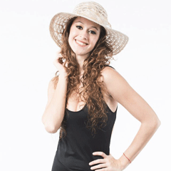 Tal vez para el mundo sólo seas una persona, pero para una persona eres el mundo @izaguirreAnita ♡.