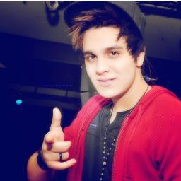 Te amo, pois você me ensinou a acreditar em mim e em meu sonhos.
Luanjo ♔ ‏