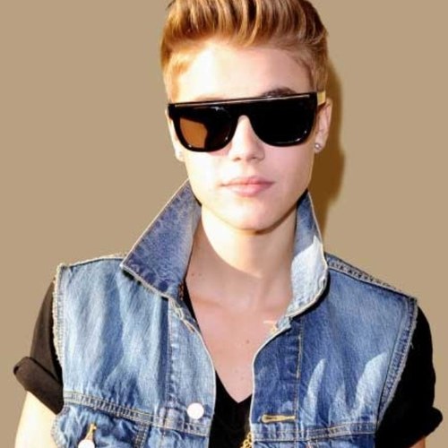 I LOVE JUSTIN SO MUCH! He's my idol and inspiration:* met him twice hugged him at his premier and been to my world tour and believe tour...... My bio is a lie