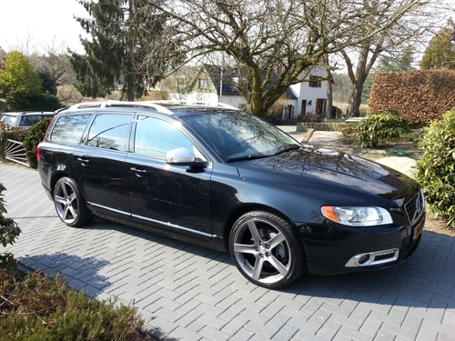 Poro61's profile picture. 