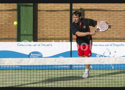 Monitor Nacional de Padel y Técnico Deportivo Nivel I de Tenis... Arquitecto Técnico y otras cosas