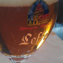 Kan je een restaurant recenseren in 140 tekens? We gaan ons uiterste best doen,