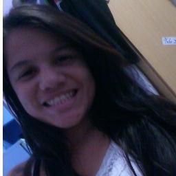 Eu soou uma menina que adora brincaar , soou muito feliiz graças a deeus ;)