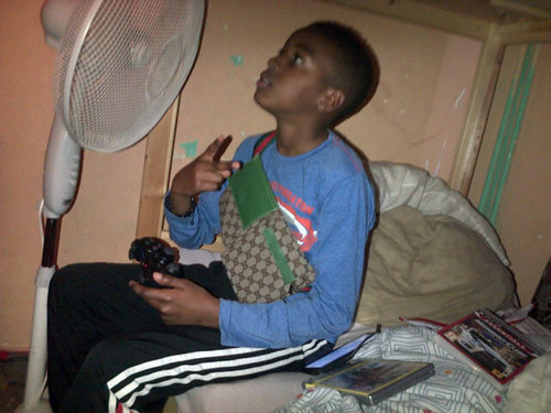 follow @bbyboy__