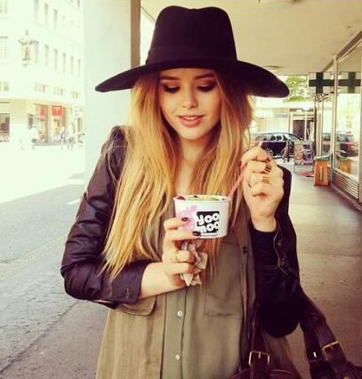 ITwitHyperactiv's profile picture. dutch girl who tweets quotes and other random stuff. || @thewanted follows me (: || ask for a follow back.