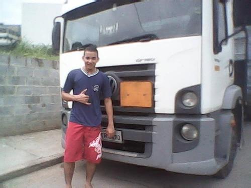 amo muito ,caminhao e minha paixao depois de deus pq ele estará sempre em 1 lugar na minha vida