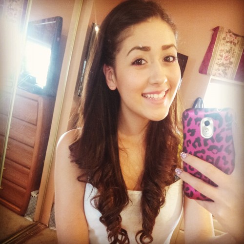 follow me? i follow back. ♥ {: