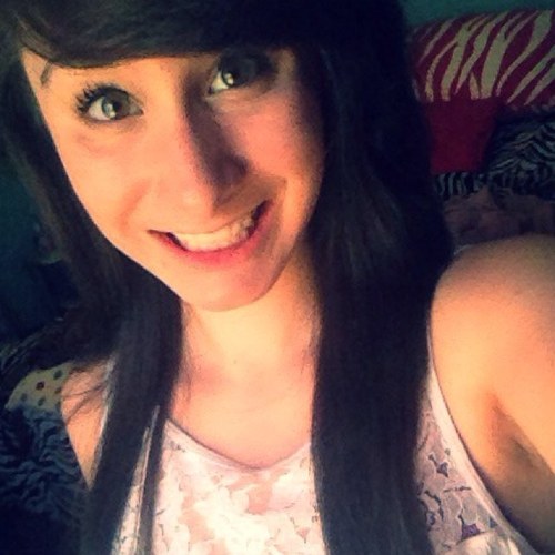 alysssa21's profile picture. 16~Junior~MAHS