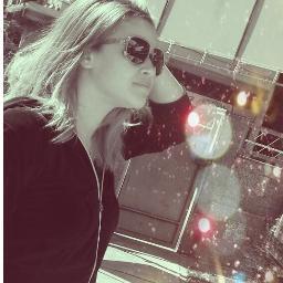 # O sorriso mais bonito é aquele que vem do nada. Solto, livre e sincero.