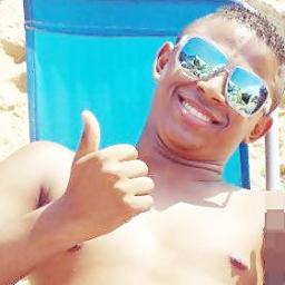 Sou do tipo que na maioria das vezes não ligo pra vida, afinal ela não tem telefone ;)