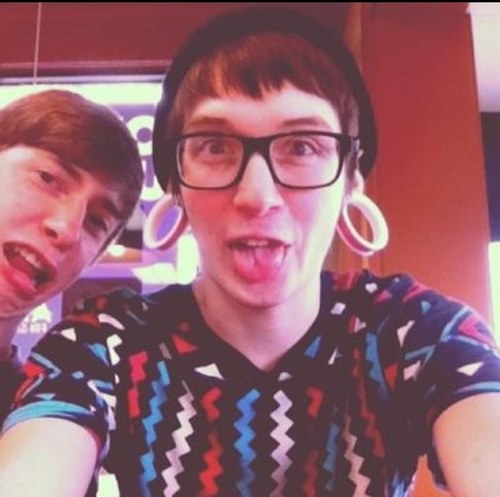 ThomasVsTacos's profile picture. My life revolve around tacos ok? Bye (-: Thomas 17 single Role Play ~
Kik/ ThomasVsTacos