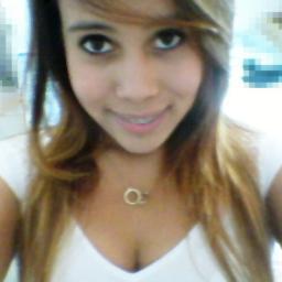 Família, Música, Biologia, Animais, Chocolate, Internet. Camila 18 anos ♥