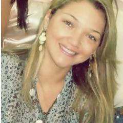 Sou uma estrelinha de luz. What's app: 84 94049899